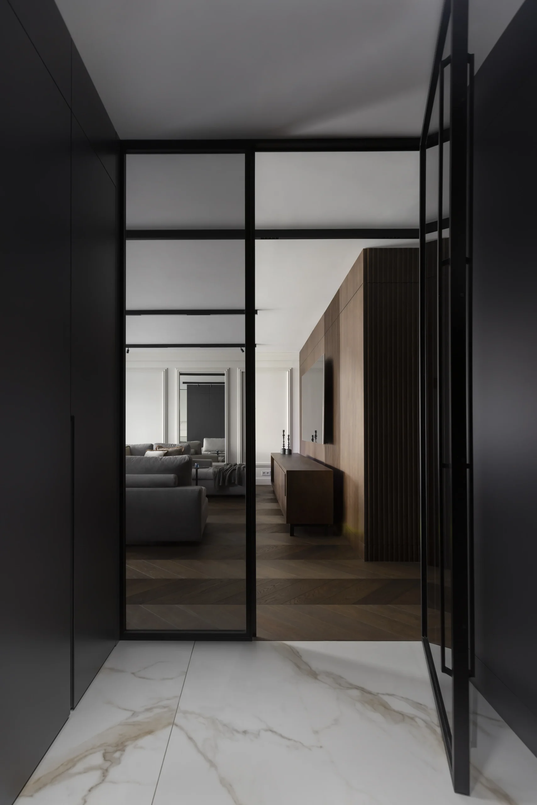 Przeszklone drzwi w apartamencie w Gdańsku – nowoczesne wnętrze – AXMN Gdańsk